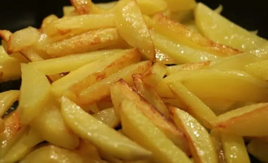 Как сделать жареную картошку идеальной: секреты на сале