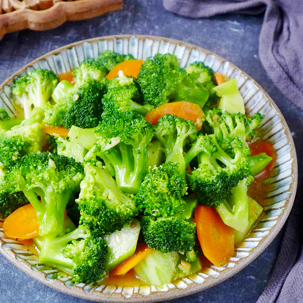 Брокколи с чесноком за 15 минут: быстрое китайское блюдо для любого ужина