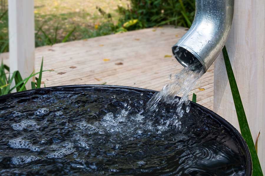 Как легко собирать дождевую воду: два простых подхода