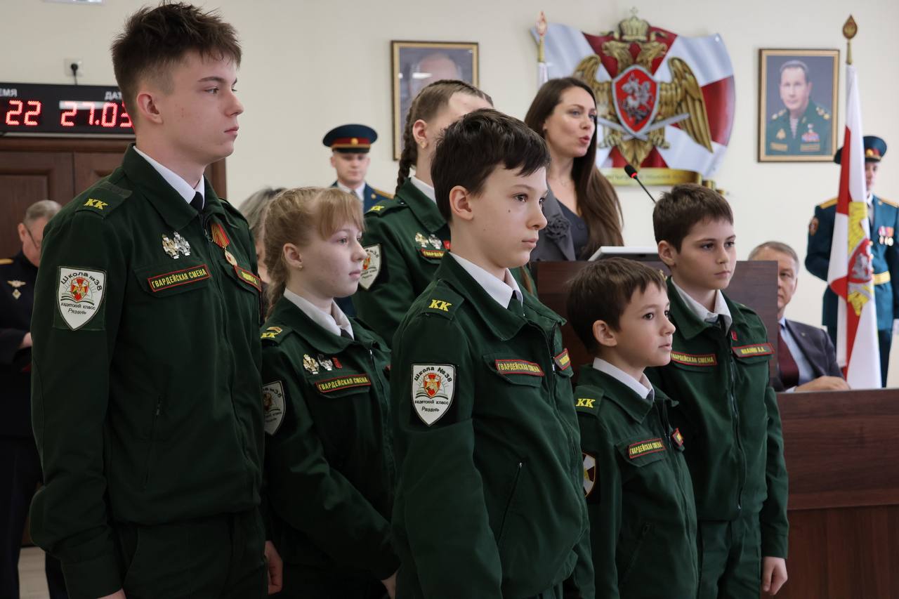 Сегодня двойной праздник: 10 лет со дня образования Росгвардии и 215 лет со дня создания войск правопорядка Сегодня двойной праздник: 10 лет со дня образования Росгвардии и 215 лет со дня создания войск правопорядка