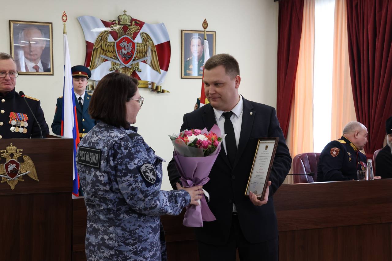 Сегодня двойной праздник: 10 лет со дня образования Росгвардии и 215 лет со дня создания войск правопорядка Сегодня двойной праздник: 10 лет со дня образования Росгвардии и 215 лет со дня создания войск правопорядка