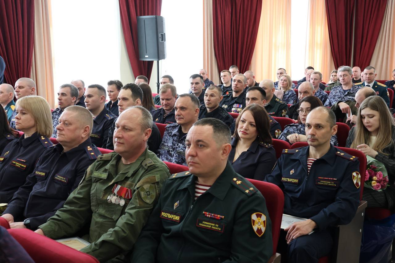 Сегодня двойной праздник: 10 лет со дня образования Росгвардии и 215 лет со дня создания войск правопорядка Сегодня двойной праздник: 10 лет со дня образования Росгвардии и 215 лет со дня создания войск правопорядка