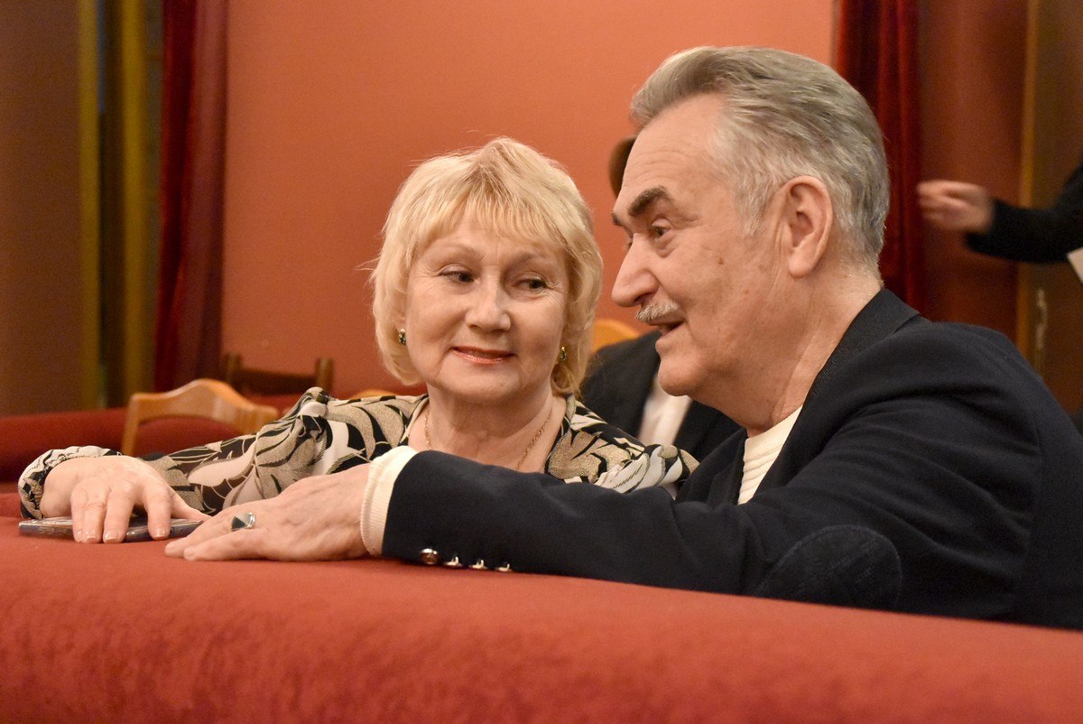 В Рязанском театре драмы прошел большой капустник «Рязань-4» В Рязанском театре драмы прошел большой капустник «Рязань-4»