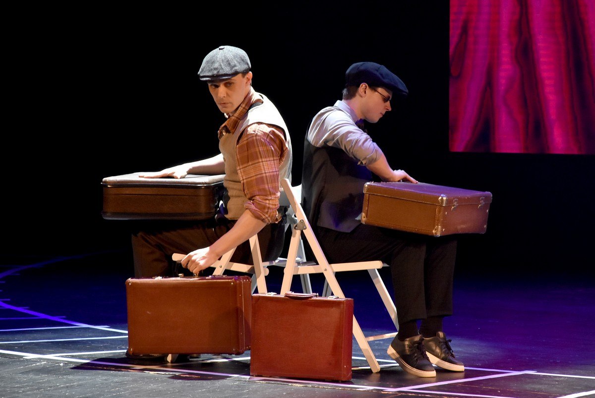 В Рязанском театре драмы прошел большой капустник «Рязань-4» В Рязанском театре драмы прошел большой капустник «Рязань-4»