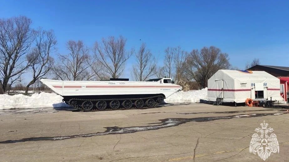 В Шумашь направили гусеничный плавающий транспортер, сообщили в региональном ГУ МЧС