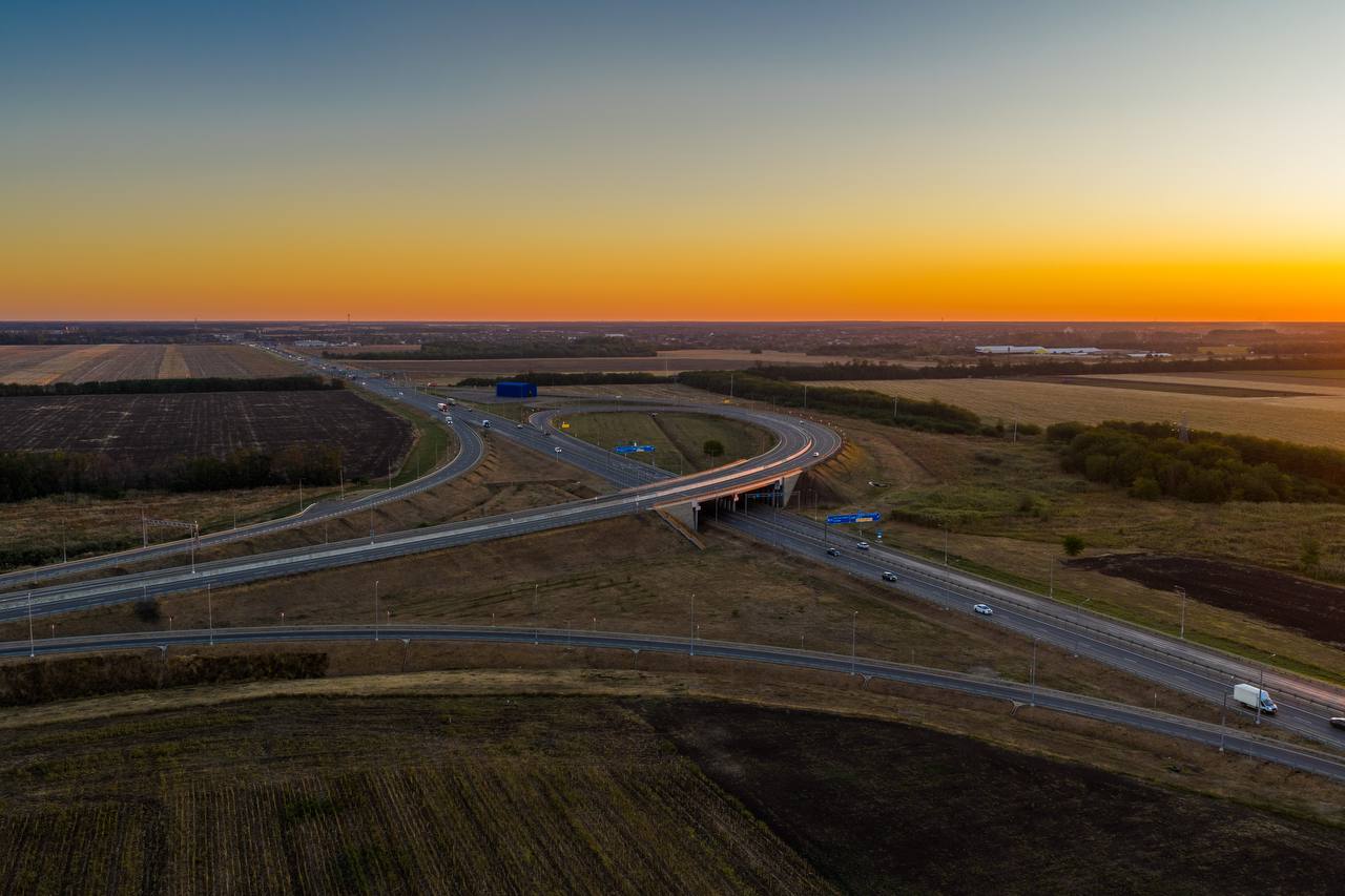 Марат Хуснуллин: Всего в рамках шестилетнего плана, распоряжение об обновлении которого подписал Председатель Правительства, входят более 330 дорожных объектов