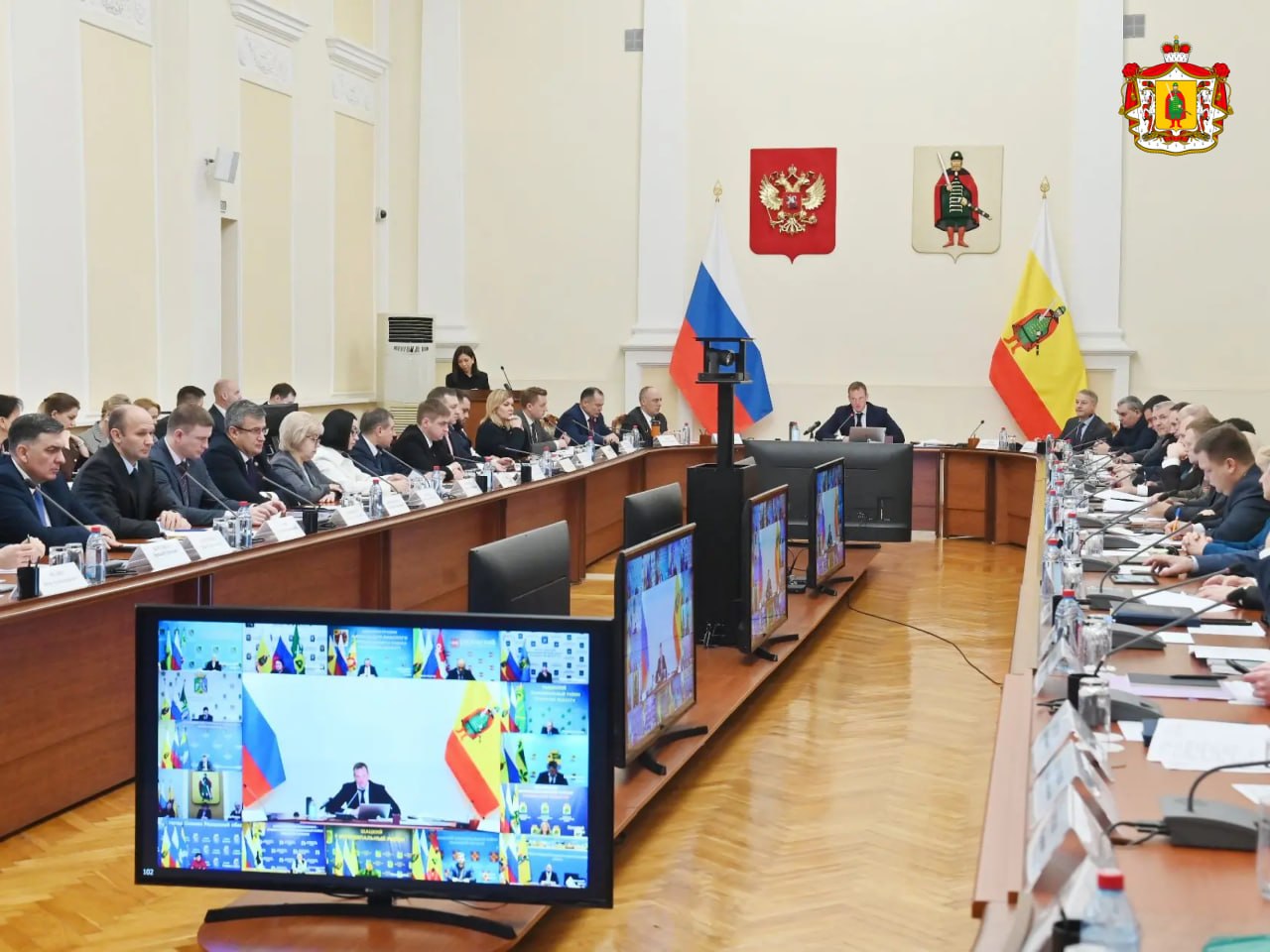 При ямочном ремонте в регионе начали использовать горячую асфальтобетонную смесь