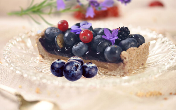 Ягоды и шоколад: идеальное сочетание для здорового торта