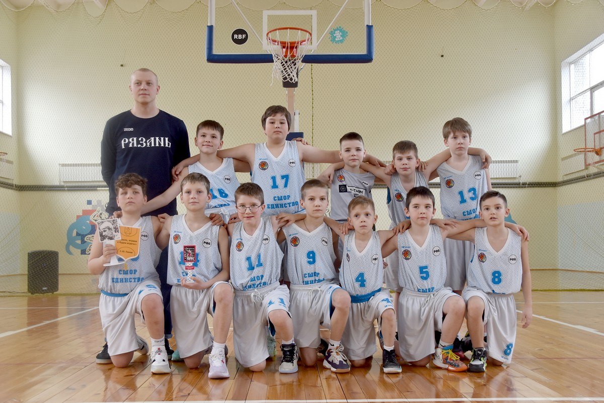 В Рязани завершился межрегиональный турнир по баскетболу памяти заслуженного тренера России Юрия Панова