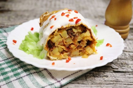 Ленивый ханум с картофелем и говядиной: быстро и вкусно