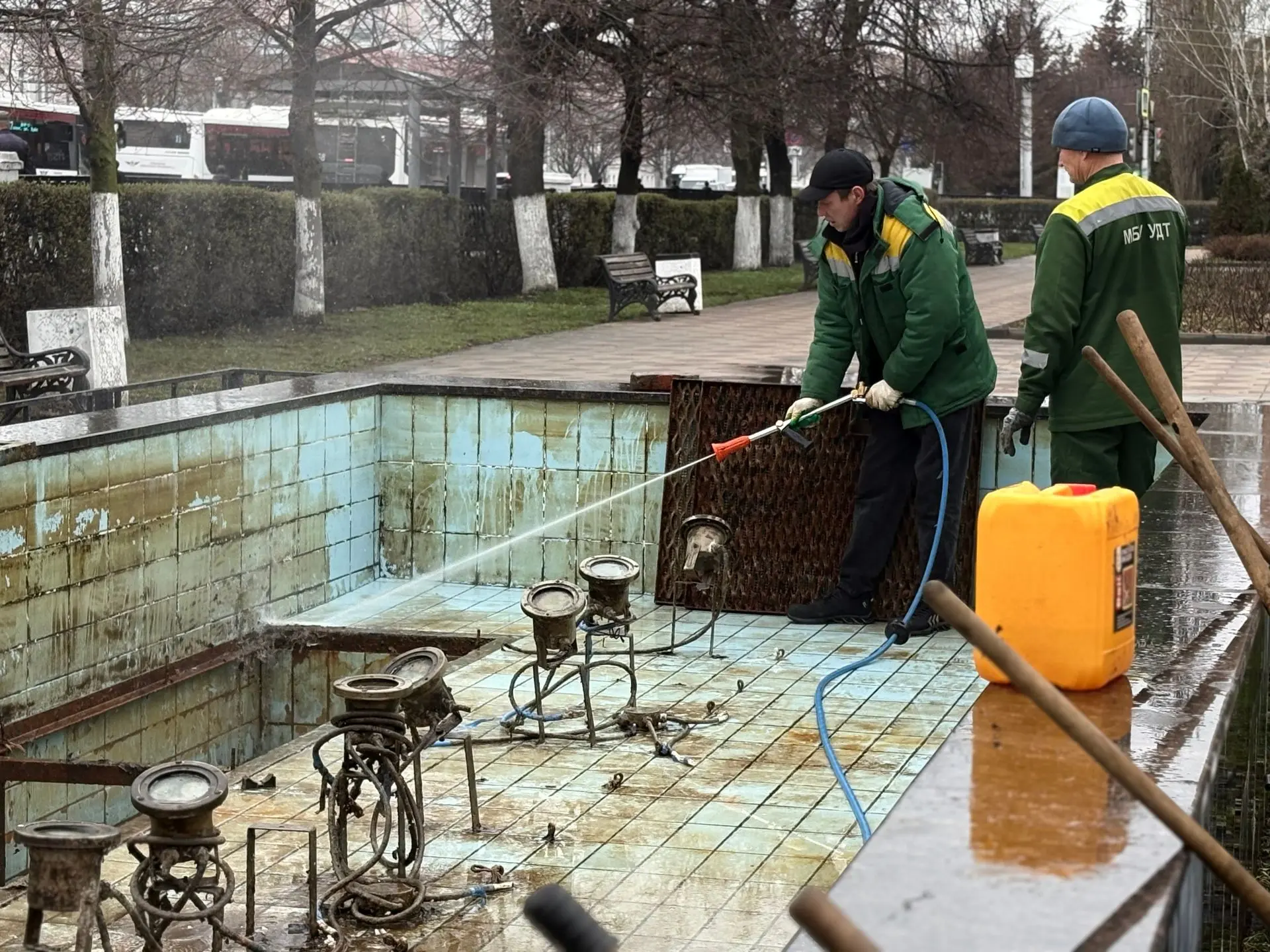 В областном центре началась подготовка к сезону фонтанов