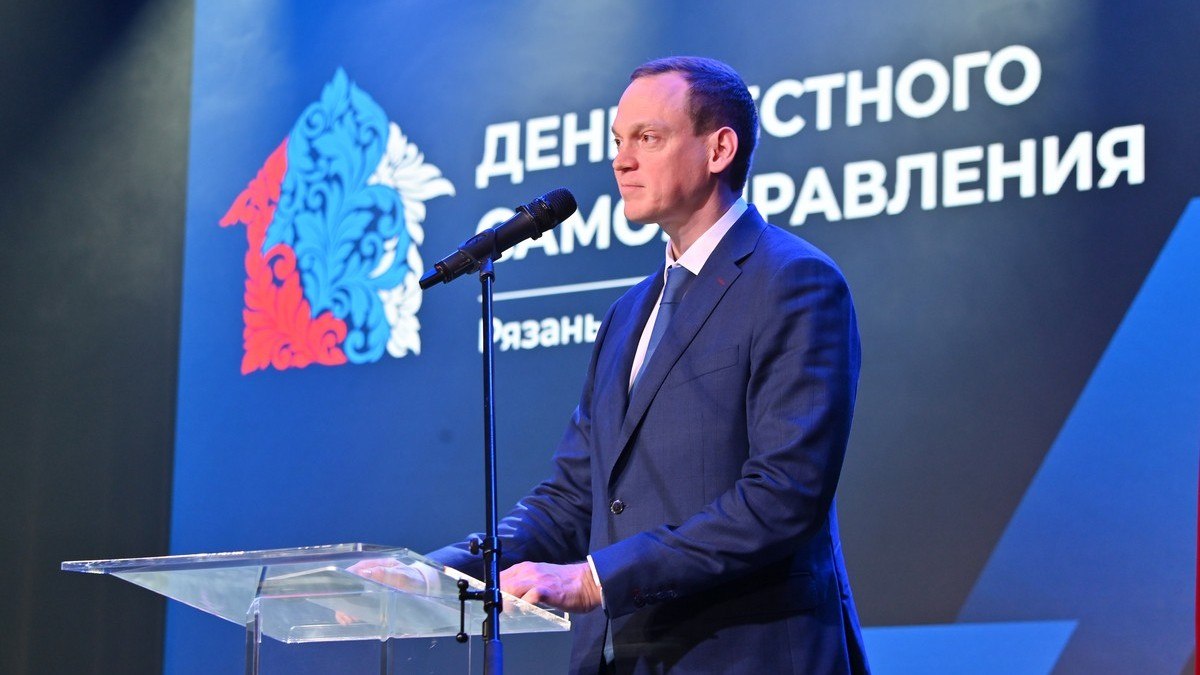 Губернатор Рязанской области, секретарь регионального отделения партии «Единая Россия» Павел Малков предложил заслуженному юристу Российской Федерации, куратору социального проекта «Сберправо» Лиане Пепеляевой принять... Губернатор Рязанской области, секретарь регионального отделения партии «Единая Россия» Павел Малков предложил заслуженному юристу Российской Федерации, куратору социального проекта «Сберправо» Лиане Пепеляевой принять...