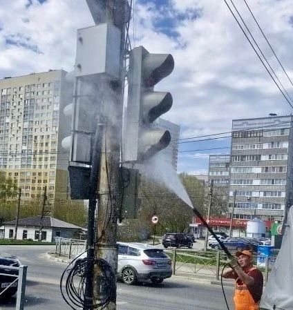 В Рязани продолжается обслуживание светофоров В Рязани продолжается обслуживание светофоров