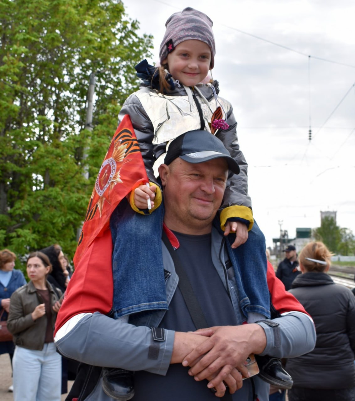 На вокзале в Михайлове сегодня играл духовой оркестр На вокзале в Михайлове сегодня играл духовой оркестр