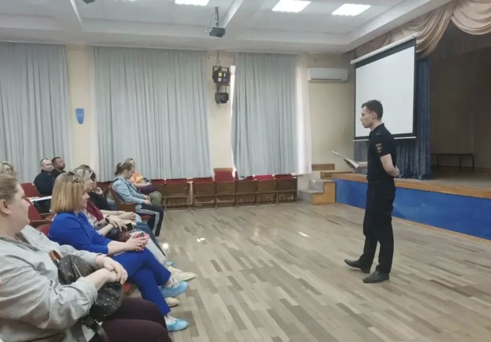 В Рязани полицейские проводят масштабную работу по профилактике безнадзорности и правонарушений среди несовершеннолетних В Рязани полицейские проводят масштабную работу по профилактике безнадзорности и правонарушений среди несовершеннолетних