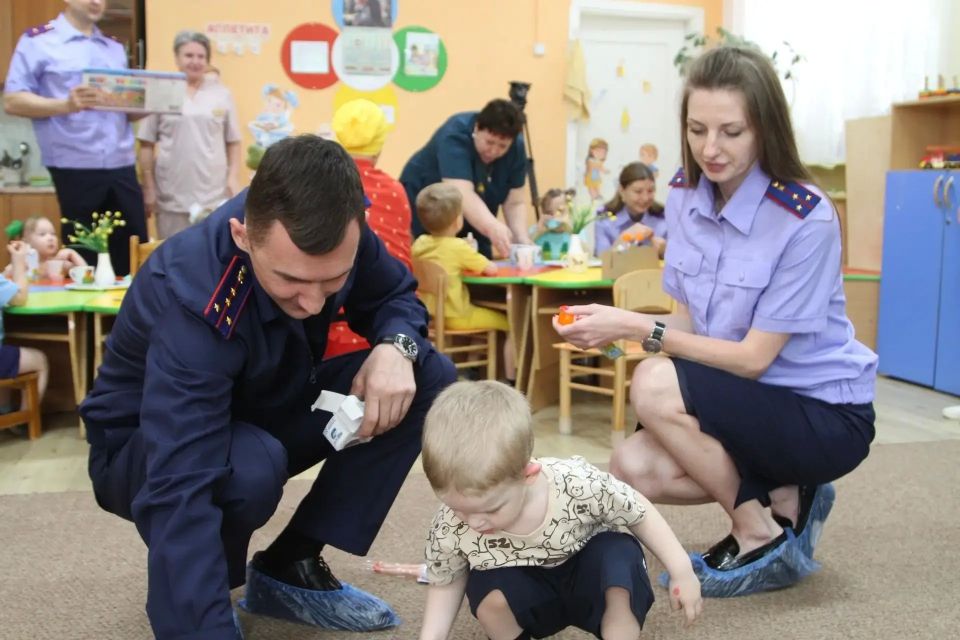 Сотрудники следственного управления СК России по Рязанской области посетили Дом ребенка Сотрудники следственного управления СК России по Рязанской области посетили Дом ребенка