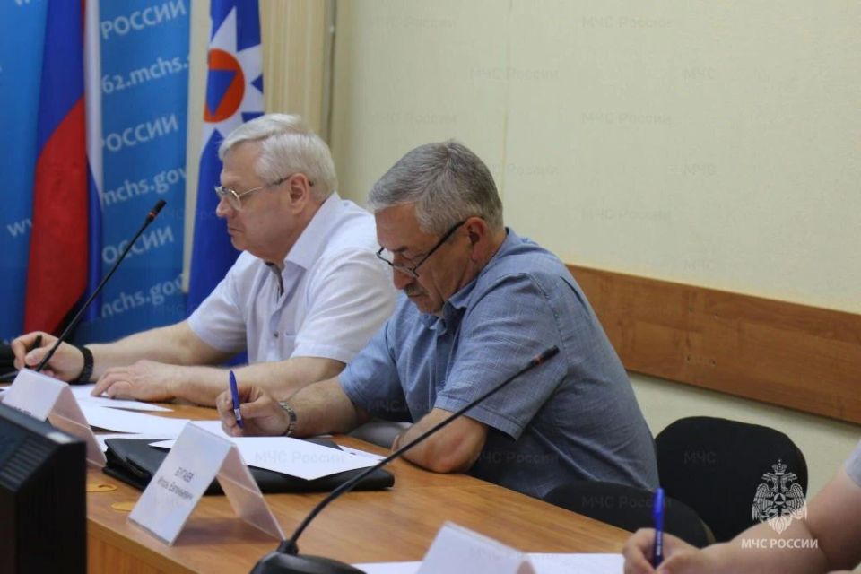 На совещании Главного управления МЧС России по Рязанской области рассмотрели вопрос по созданию спасательных служб На совещании Главного управления МЧС России по Рязанской области рассмотрели вопрос по созданию спасательных служб
