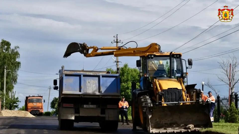 Заместитель Председателя Правительства Рязанской области Павел Супрун проинспектировал в Михайловском округе дорожные работы, которые проводят за счёт субсидий из регионального бюджета Заместитель Председателя Правительства Рязанской области Павел Супрун проинспектировал в Михайловском округе дорожные работы, которые проводят за счёт субсидий из регионального бюджета