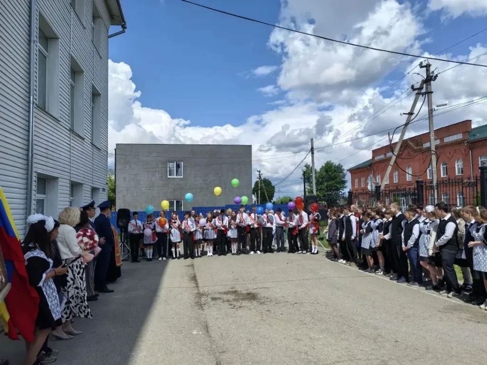 Руководители прокуратуры Рязанской области приняли участие в торжественных линейках, прошедших в подшефных школах региона Руководители прокуратуры Рязанской области приняли участие в торжественных линейках, прошедших в подшефных школах региона