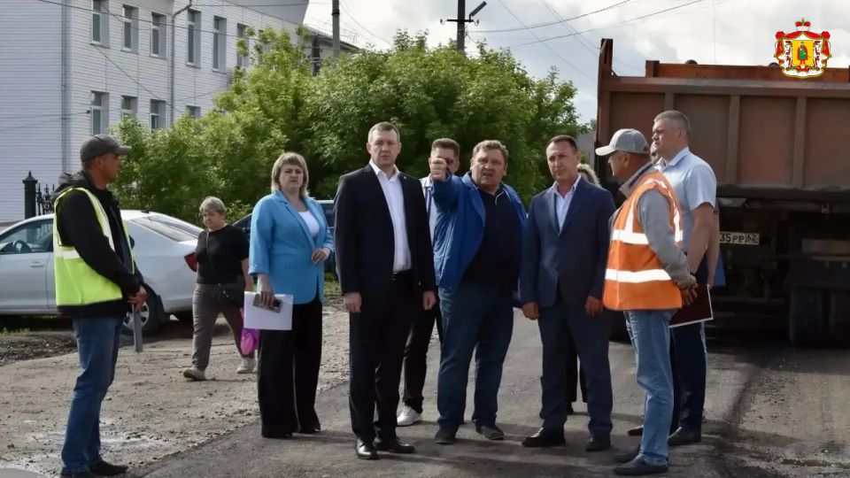 Заместитель Председателя Правительства Рязанской области Павел Супрун проинспектировал в Михайловском округе дорожные работы, которые проводят за счёт субсидий из регионального бюджета Заместитель Председателя Правительства Рязанской области Павел Супрун проинспектировал в Михайловском округе дорожные работы, которые проводят за счёт субсидий из регионального бюджета