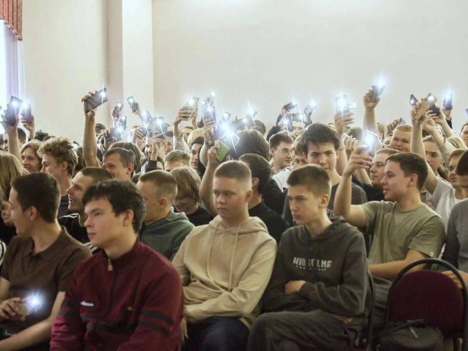 «Рок против наркотиков»: во Дворце культуры «Приокский» студентам рассказали о вреде зависимостей через музыку «Рок против наркотиков»: во Дворце культуры «Приокский» студентам рассказали о вреде зависимостей через музыку