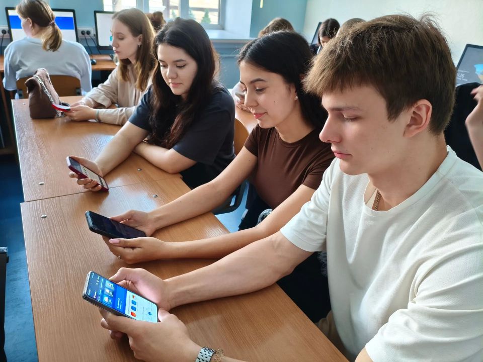 Студенты юридического факультета приняли участие в мастер-классе «Я – избиратель!» Студенты юридического факультета приняли участие в мастер-классе «Я – избиратель!»