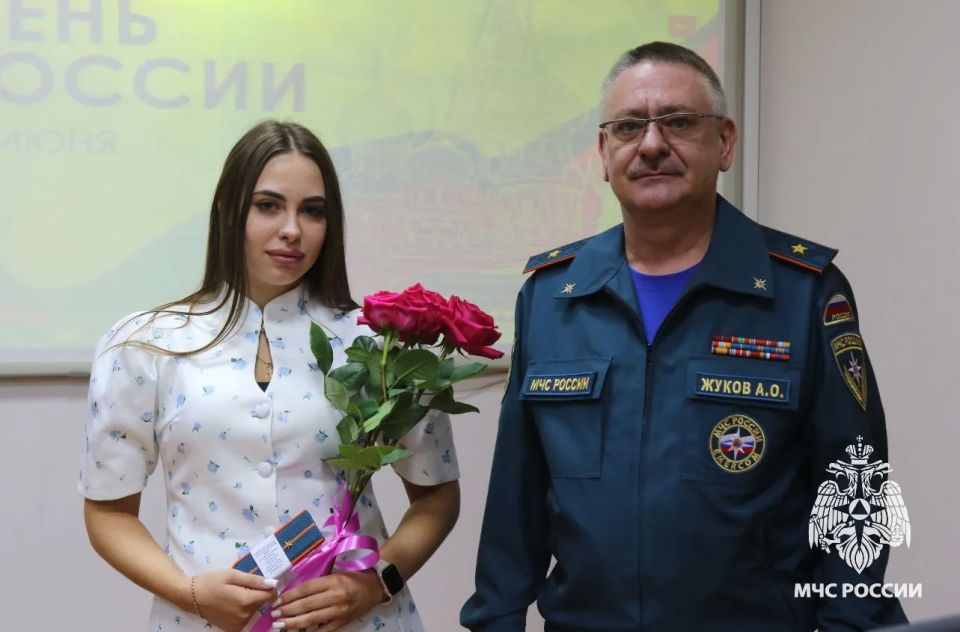 В преддверии Дня России в Главном управлении прошло торжественное мероприятие В преддверии Дня России в Главном управлении прошло торжественное мероприятие