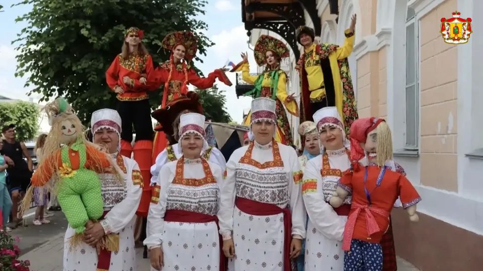В Касимове прошёл фестиваль народного творчества «Золотая ладья» В Касимове прошёл фестиваль народного творчества «Золотая ладья»