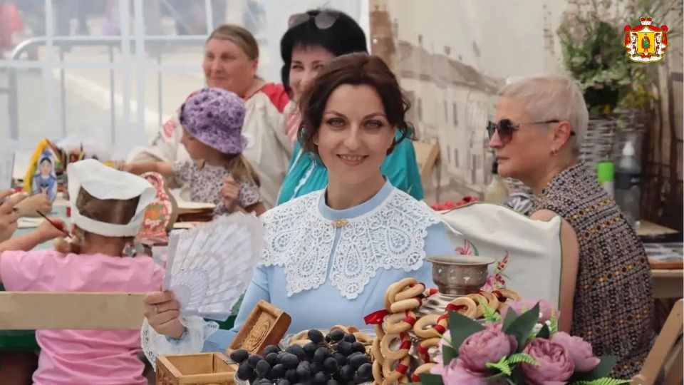 В Касимове прошёл фестиваль народного творчества «Золотая ладья» В Касимове прошёл фестиваль народного творчества «Золотая ладья»