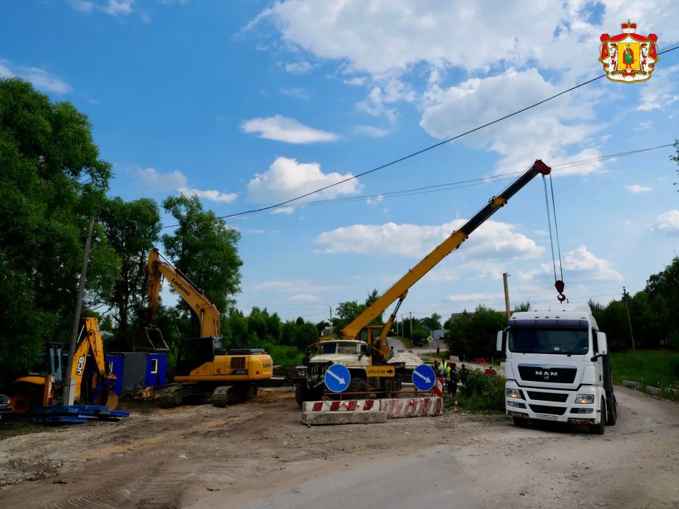 Идёт капитальный ремонт железобетонного моста в Захаровском округе Идёт капитальный ремонт железобетонного моста в Захаровском округе