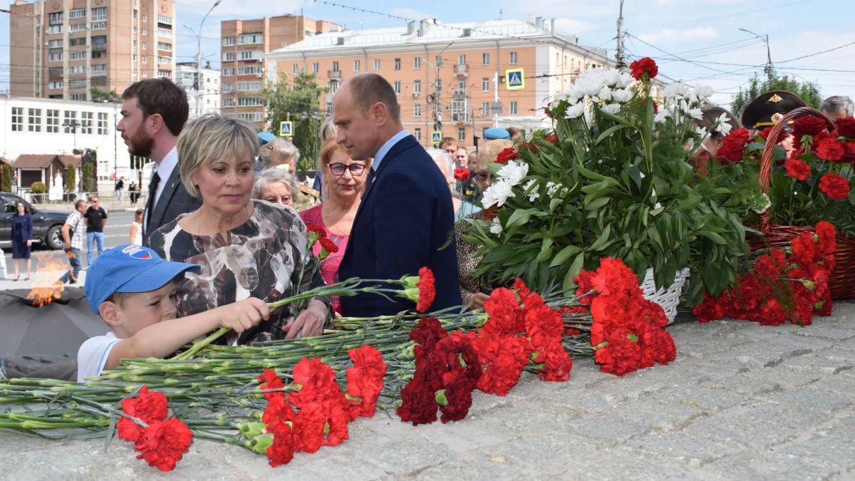 Память погибших в годы Великой Отечественной войны почтили минутой молчания Память погибших в годы Великой Отечественной войны почтили минутой молчания