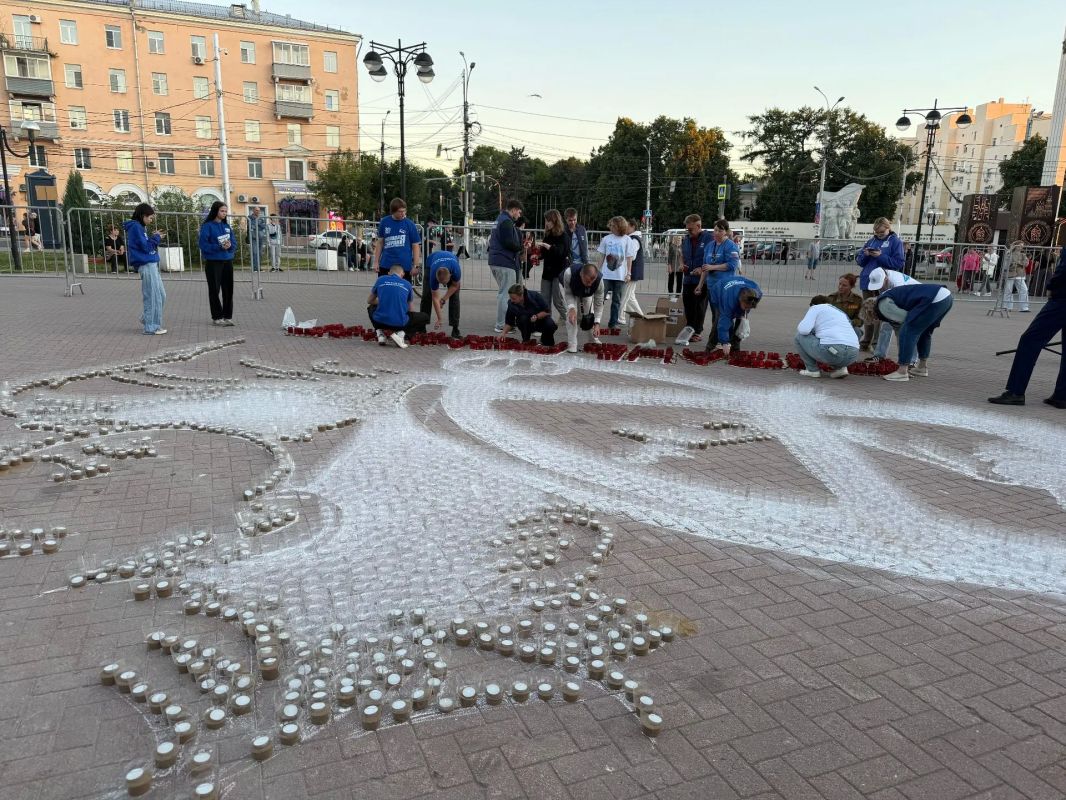 В Рязани зажгли 10 000 свечей в память о трагических событиях и героических подвигах Великой Отечественной войны В Рязани зажгли 10 000 свечей в память о трагических событиях и героических подвигах Великой Отечественной войны