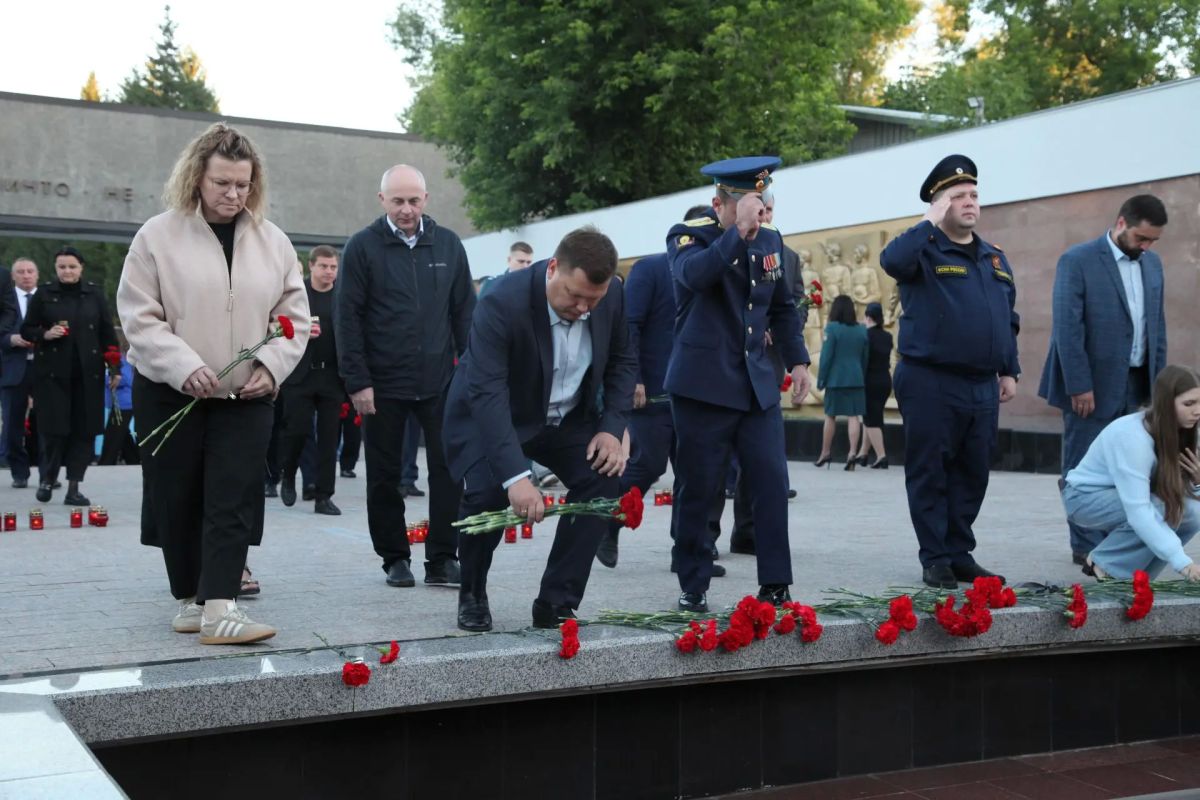 В День памяти и скорби в Рязани прошла патриотическая акция «Я помню» В День памяти и скорби в Рязани прошла патриотическая акция «Я помню»