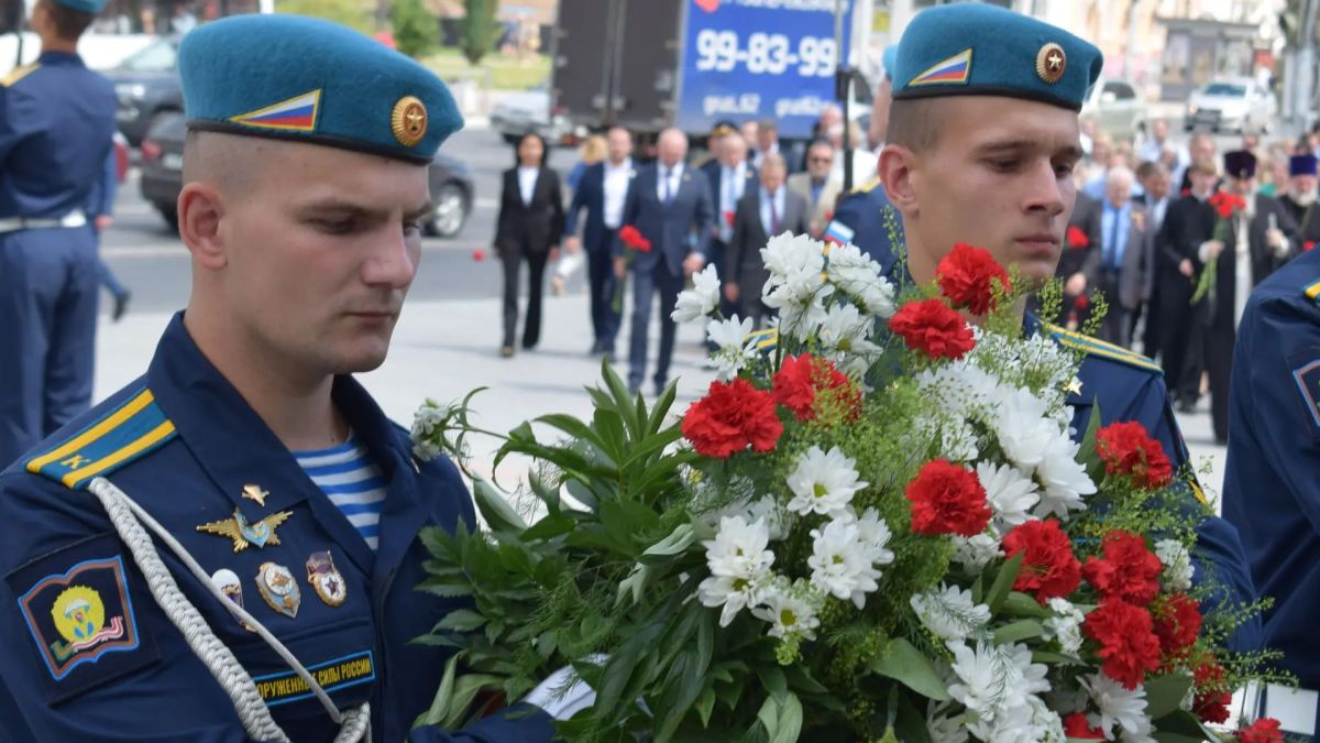 Память погибших в годы Великой Отечественной войны почтили минутой молчания Память погибших в годы Великой Отечественной войны почтили минутой молчания