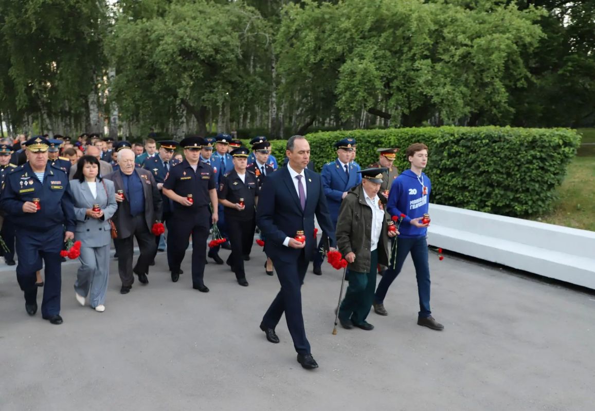 В Рязани прошла акция «Я помню», посвященная Дню памяти и скорби В Рязани прошла акция «Я помню», посвященная Дню памяти и скорби