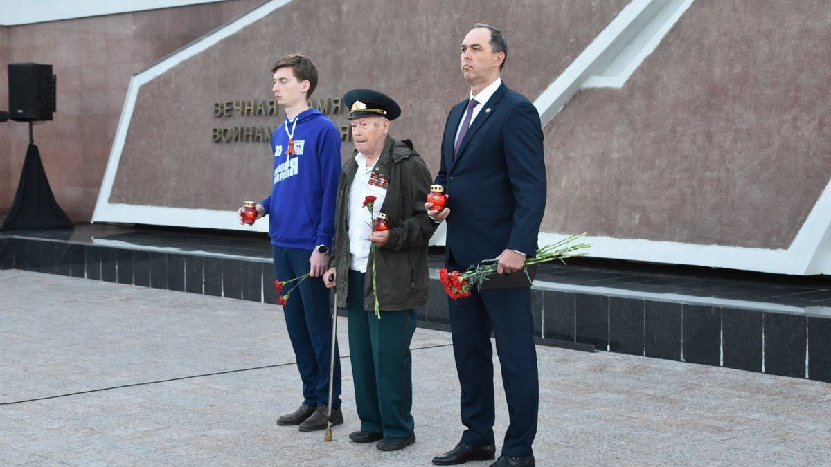 22 июня, в День памяти и скорби, на Скорбященском мемориале в Рязани прошла акция «Я помню» 22 июня, в День памяти и скорби, на Скорбященском мемориале в Рязани прошла акция «Я помню»