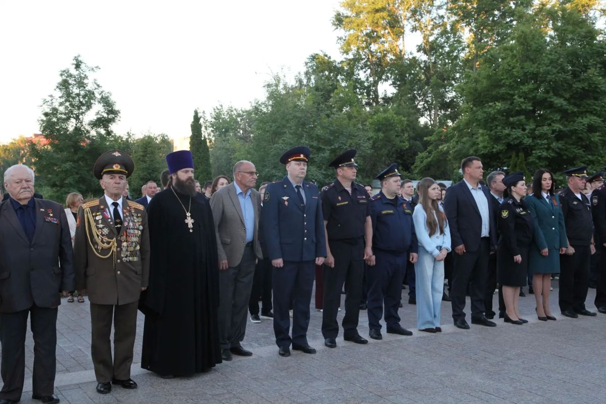 В День памяти и скорби в Рязани прошла патриотическая акция «Я помню» В День памяти и скорби в Рязани прошла патриотическая акция «Я помню»