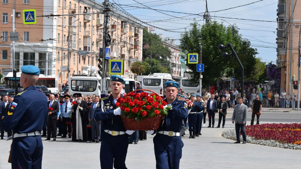 Память погибших в годы Великой Отечественной войны почтили минутой молчания Память погибших в годы Великой Отечественной войны почтили минутой молчания