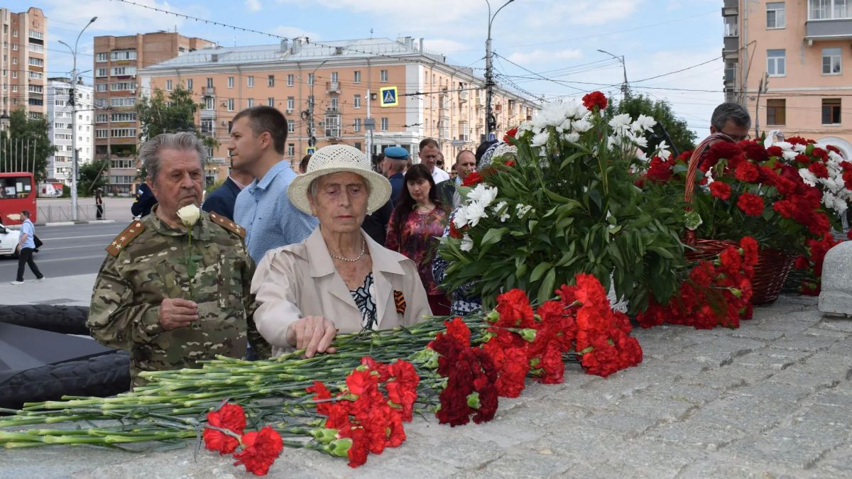 Память погибших в годы Великой Отечественной войны почтили минутой молчания Память погибших в годы Великой Отечественной войны почтили минутой молчания