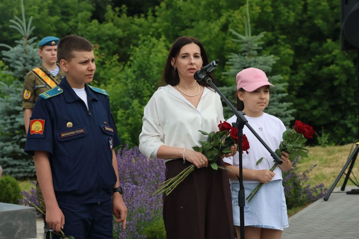 В Рязани почтили память экипажа разбившегося Ил-76 В Рязани почтили память экипажа разбившегося Ил-76