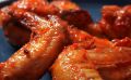 Уникальный рецепт куриных крылышек с картофелем под пикантной чесночной глазурью