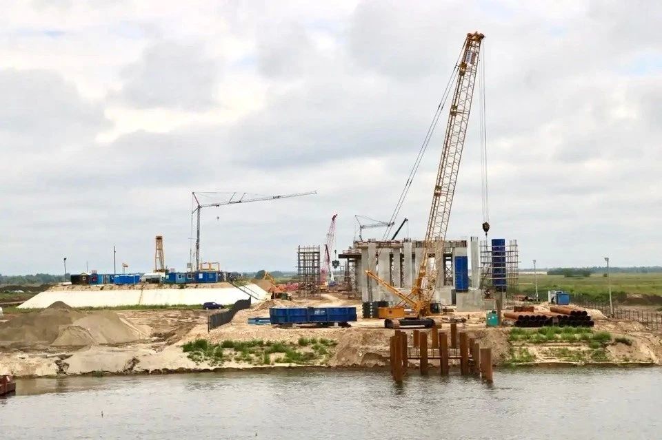 Началось сооружение опор нового моста в русле Оки под Рязанью