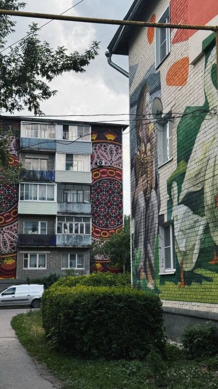 КУЛЬТУРА. Прогулка по Рязани: уличные художники наполнили жилые районы красками! КУЛЬТУРА. Прогулка по Рязани: уличные художники наполнили жилые районы красками!
