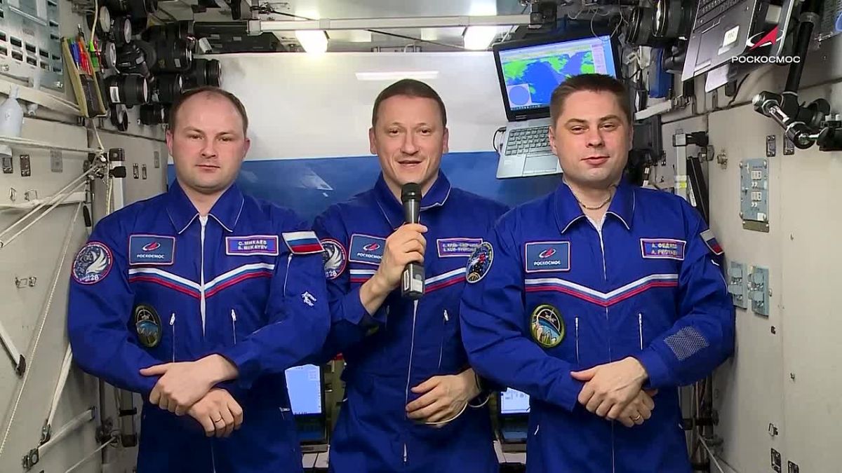 Российские космонавты поздравили сотрудников Следственного комитета РФ с орбиты Земли