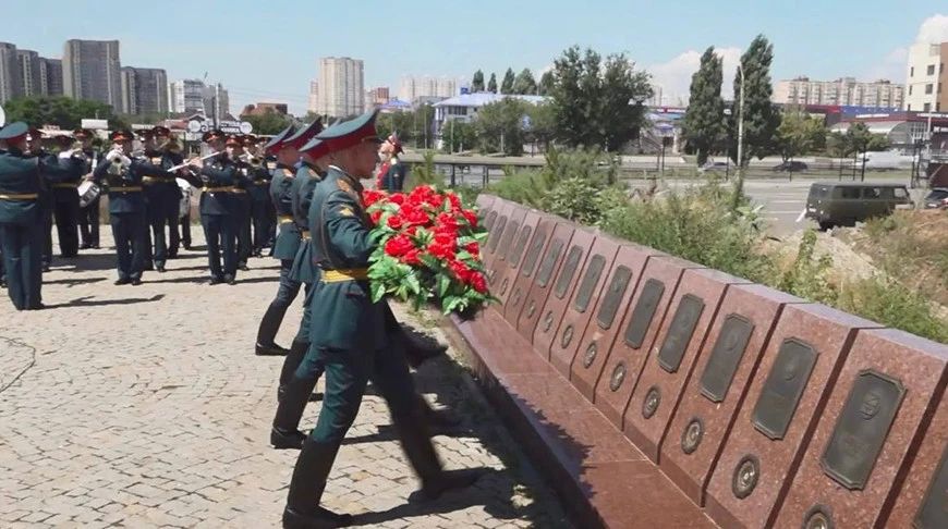 В Ростове-на-Дону дали старт международному автопробегу «Дороги Славы — наша история»