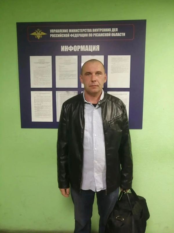 Рязанские полицейские депортировали троих мигрантов, отбывших наказание за уголовные преступления Рязанские полицейские депортировали троих мигрантов, отбывших наказание за уголовные преступления