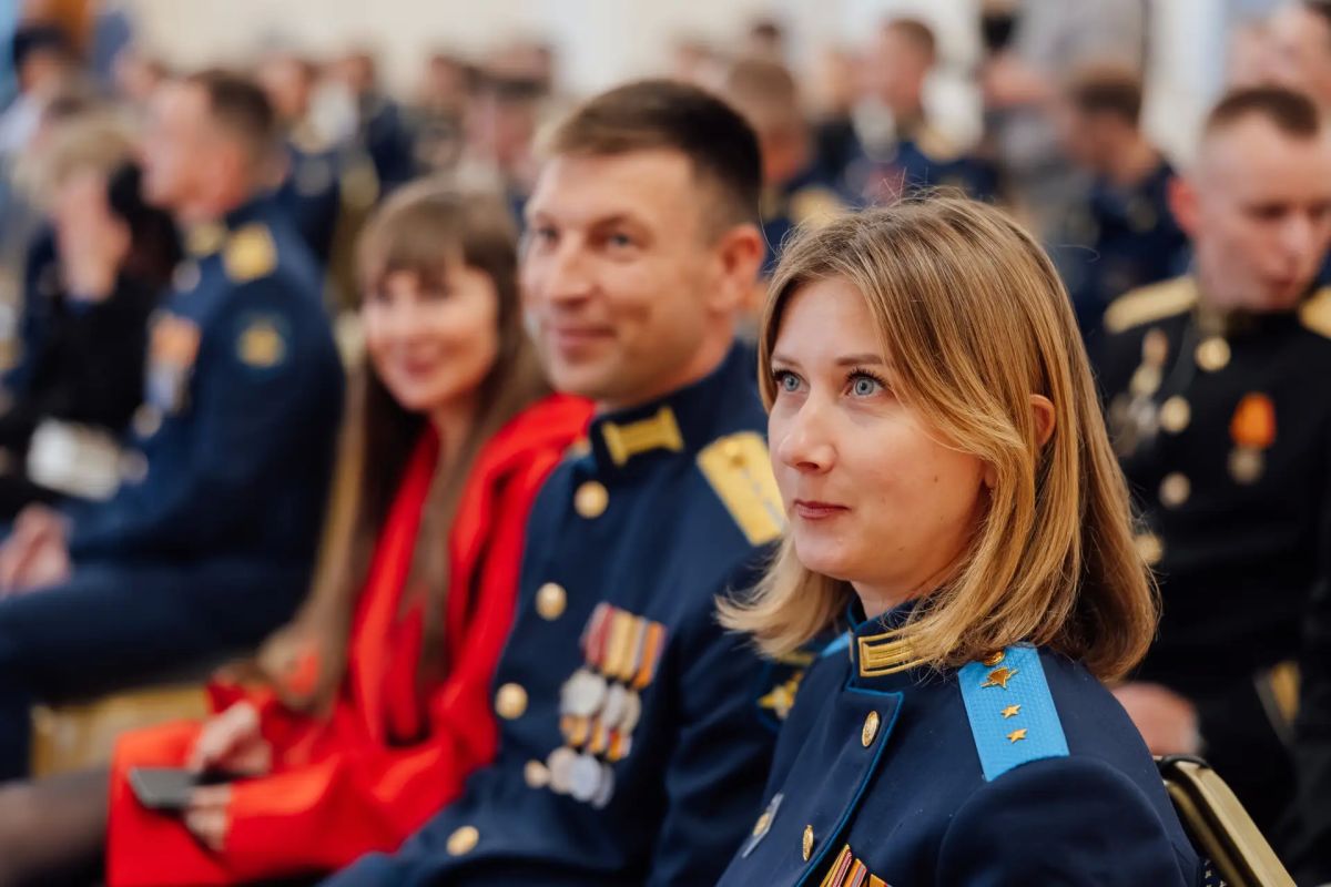 Павел Малков: Накануне Дня ВДВ вместе с начальником гарнизона Олегом Юрьевичем Пономаревым вручили награды личному составу Павел Малков: Накануне Дня ВДВ вместе с начальником гарнизона Олегом Юрьевичем Пономаревым вручили награды личному составу