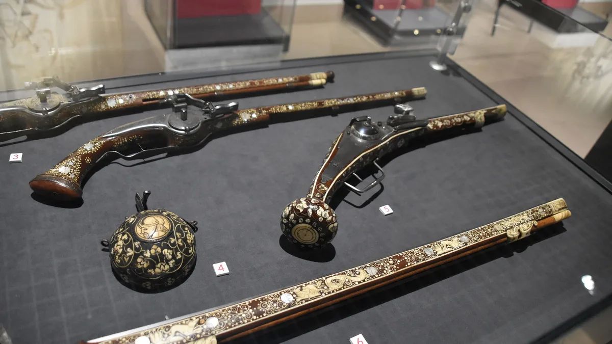 В Рязанском историческом музее открылась выставка «Королевские игры» из фондов государственного исторического музея В Рязанском историческом музее открылась выставка «Королевские игры» из фондов государственного исторического музея