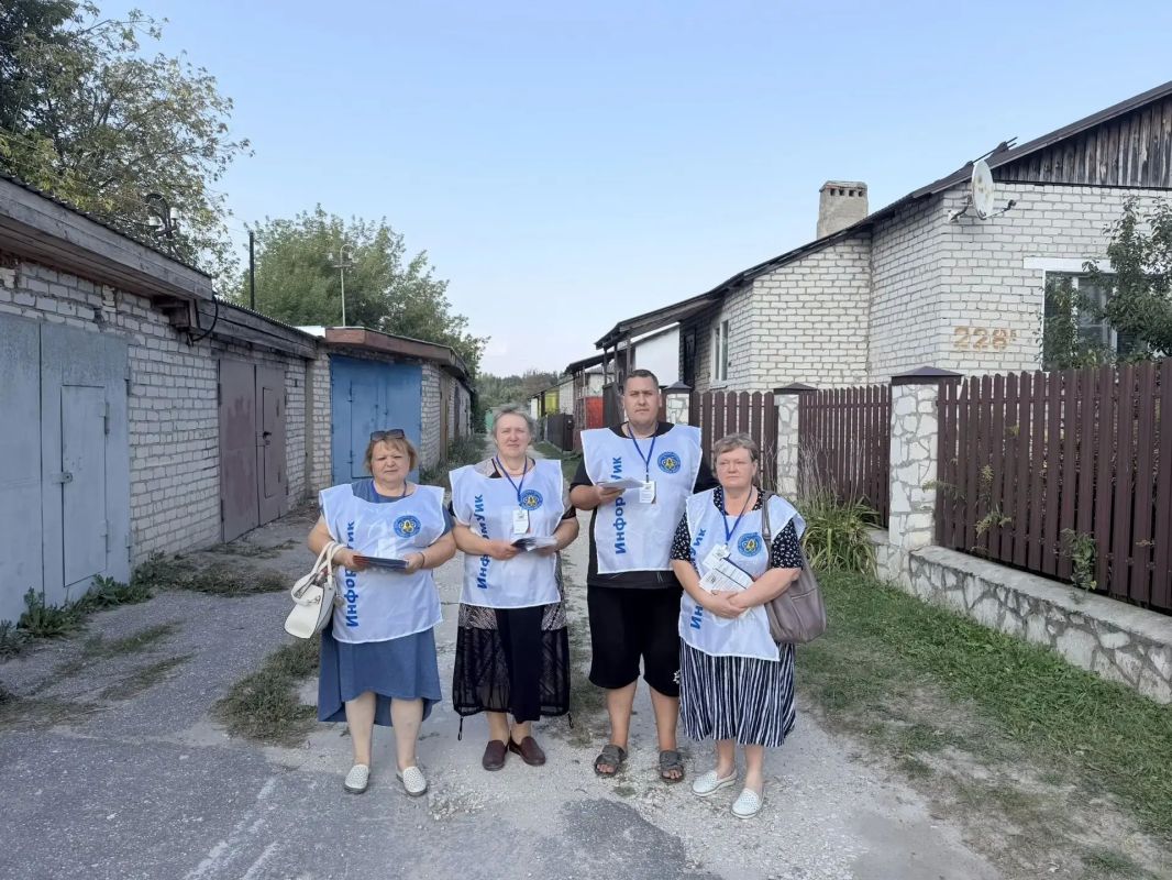 Мы из «ИнформУИК». И у нас есть правило: нет такого адреса, куда мы не доберемся Мы из «ИнформУИК». И у нас есть правило: нет такого адреса, куда мы не доберемся