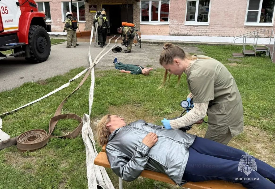 В учебных заведениях Рязанской области перед началом учебного года проходят пожарно-тактические учения В учебных заведениях Рязанской области перед началом учебного года проходят пожарно-тактические учения
